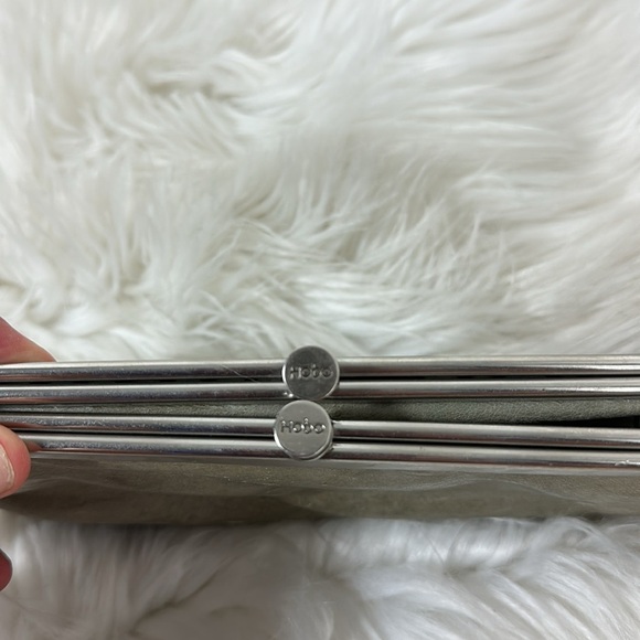 HOBO International Gray Leather Lauren Clutch-Wallet - Picture 4 of 10